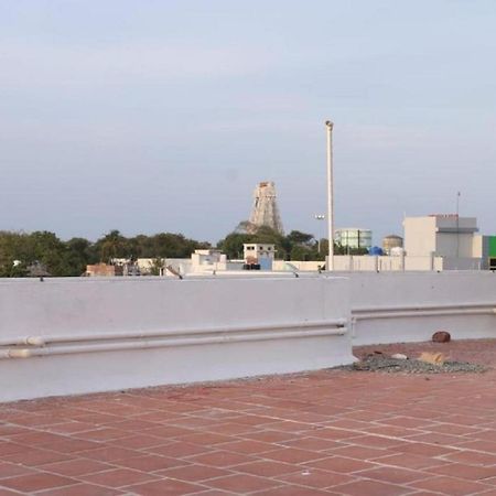 Saravanas Lodge Thiruchendur Bagian luar foto