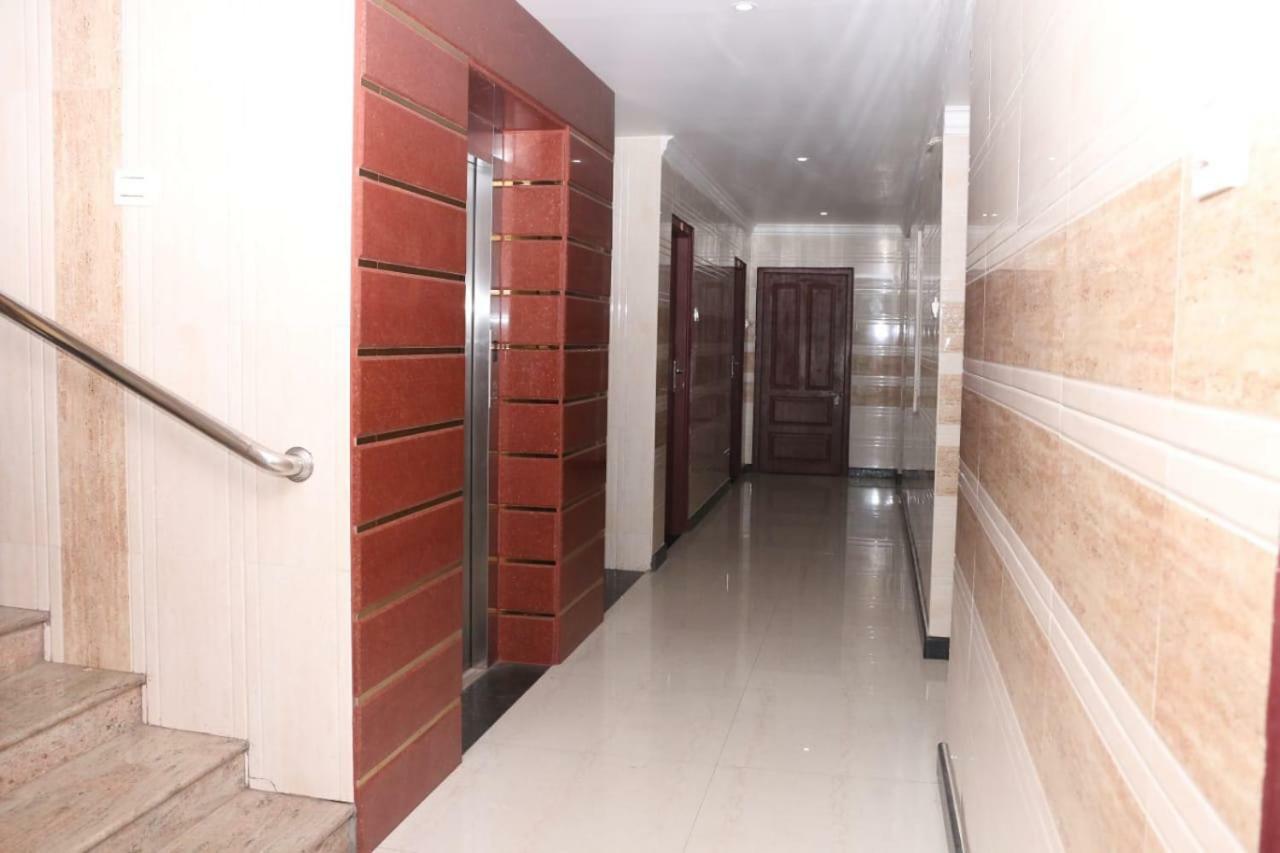 Saravanas Lodge Thiruchendur Bagian luar foto