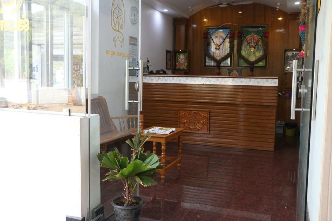 Saravanas Lodge Thiruchendur Bagian luar foto